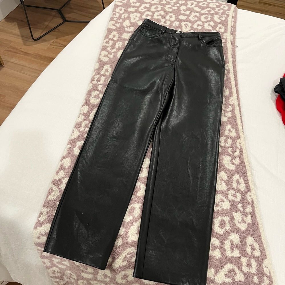 melania wilfred aritzia pants size 6 worn maybe once great condition